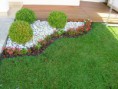 /album/galeria-de-fotos/jardim-com-grama-2-jpg/